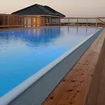 Hotel Sandburg