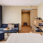 Hotel Sandburg *