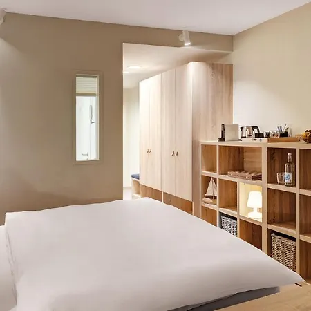 Hotel Sandburg