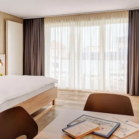 Sandburg Hotel